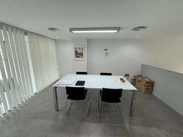 Local en calle José García Sellés, 1