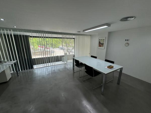 Local en calle José García Sellés, 1