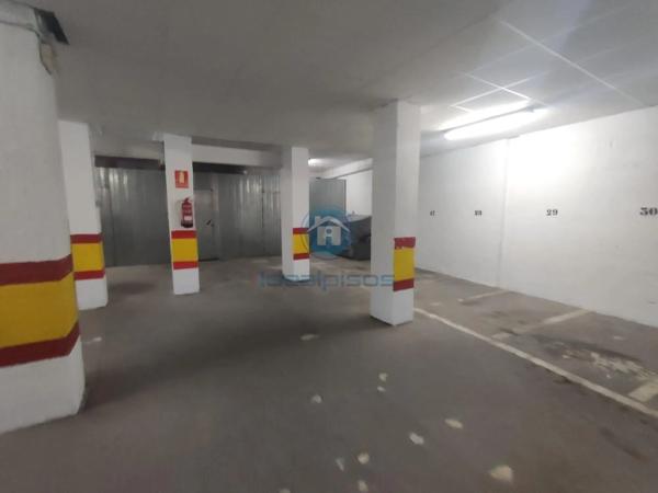 Local en calle Pinoso