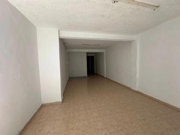 Local en calle Nou D'Octubre, 19