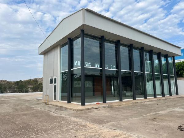 Local en camino de las Parras, 69