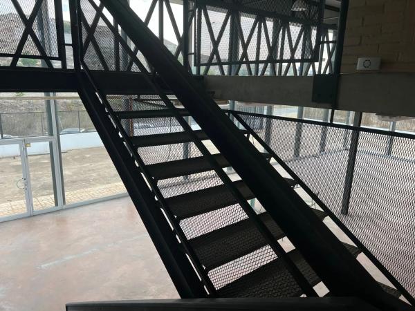 Local en camino de las Parras, 69