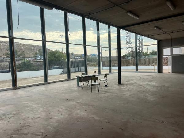 Local en camino de las Parras, 69