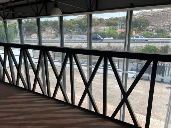 Local en camino de las Parras, 69