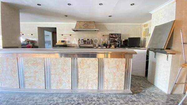 Local en calle Benillup