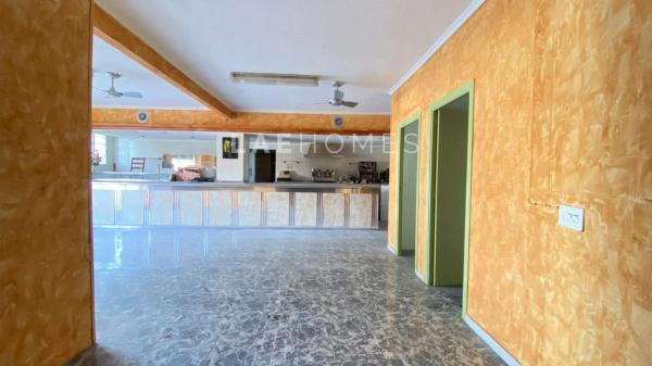 Local en calle Benillup