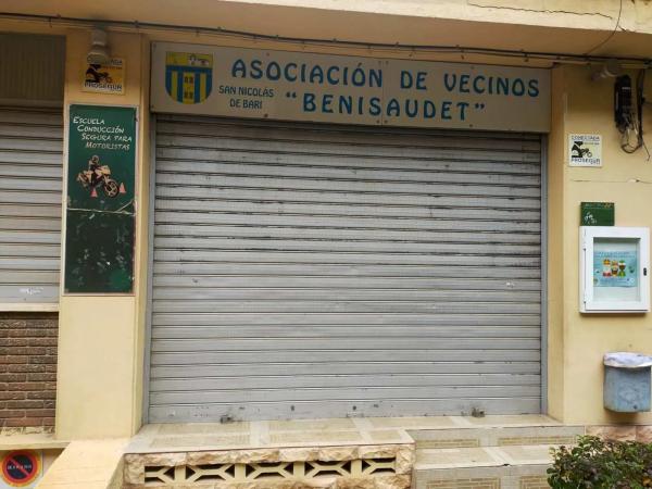 Local o nave en calle Sacerdote Isidro Albert