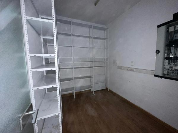 Local o nave en calle Sacerdote Isidro Albert