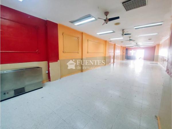 Local en calle del Plus Ultra