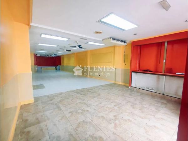 Local en calle del Plus Ultra