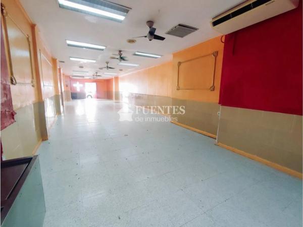 Local en calle del Plus Ultra