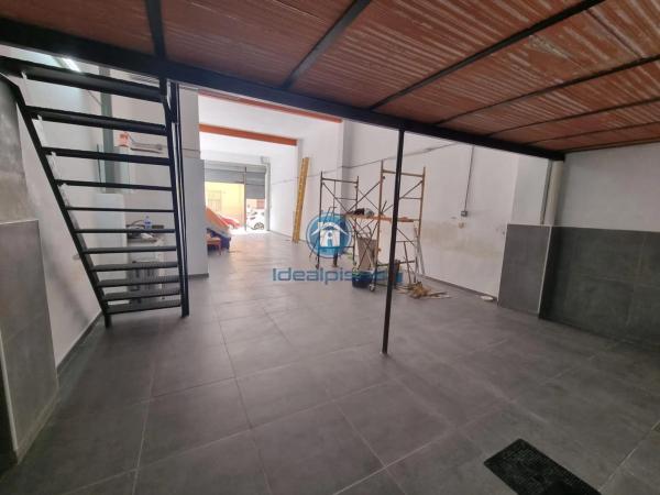 Local en calle de Casiopea