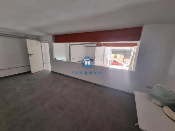 Local en calle de Casiopea