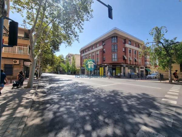 Local en calle de Casiopea