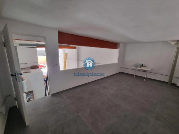 Local en calle de Casiopea