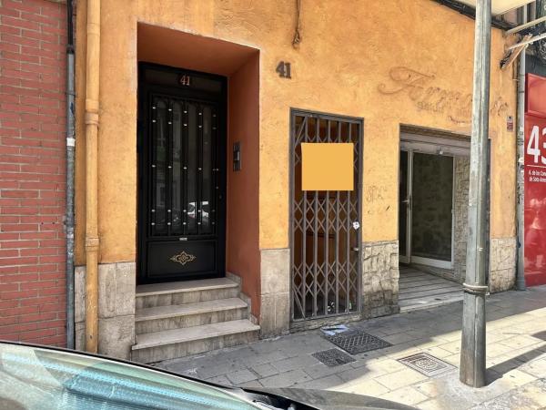 Local en avenida de los Condes de Soto Ameno