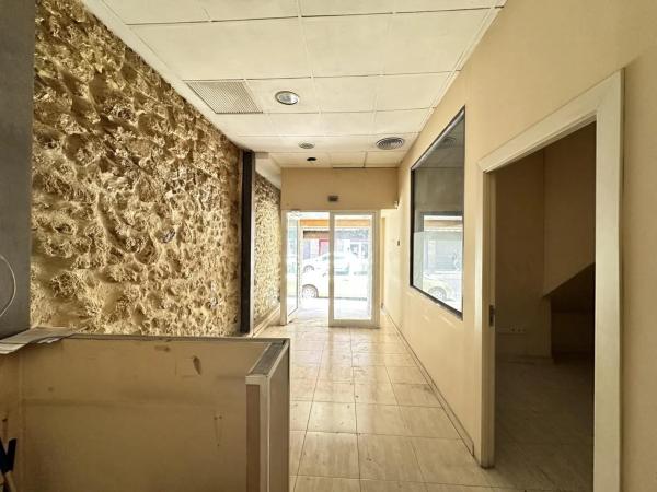 Local en avenida de los Condes de Soto Ameno