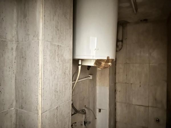 Local en avenida de los Condes de Soto Ameno