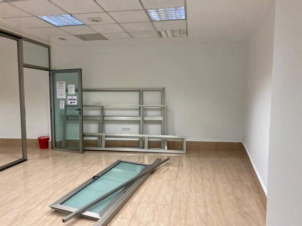 Local en calle del Maestro Alonso