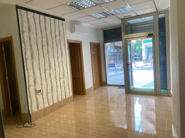 Local en calle del Maestro Alonso