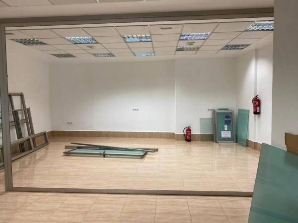 Local en calle del Maestro Alonso