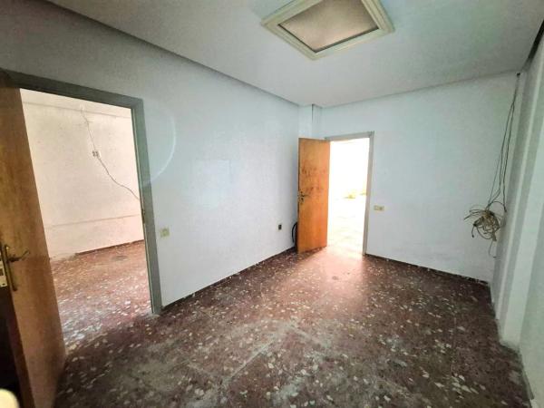 Local en calle Maestro Caballero