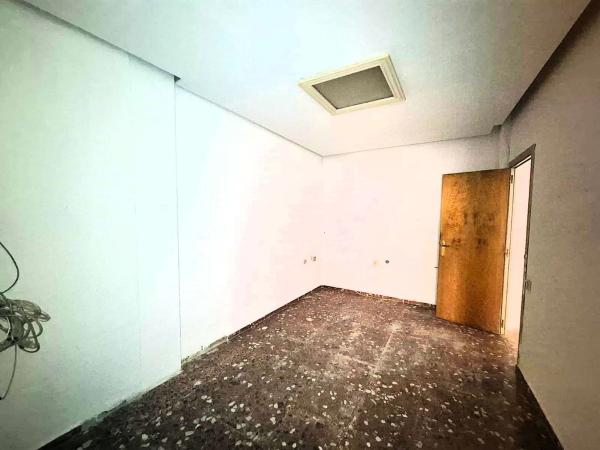 Local en calle Maestro Caballero