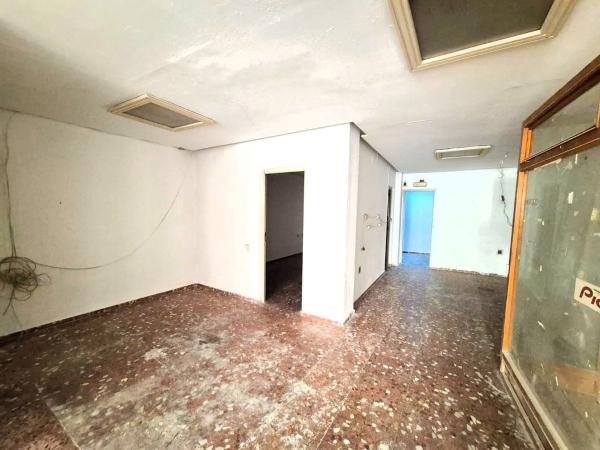 Local en calle Maestro Caballero