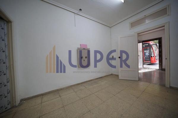 Local en Barrio Campoamor