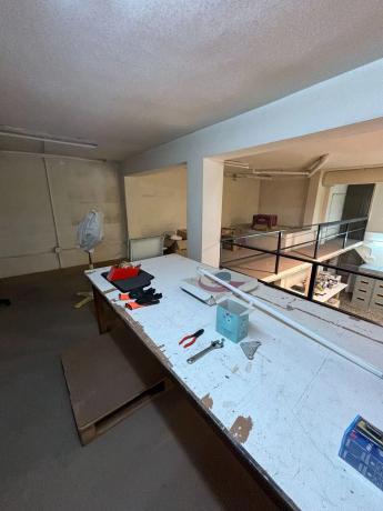 Local en calle de la Cruz del Sur, 11