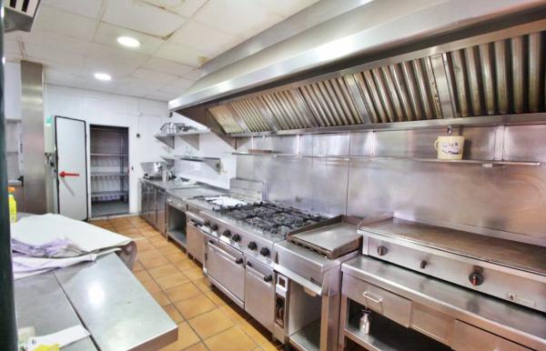 Local en Barrio Ciudad de Asís - Font-Calent - El Bacarot