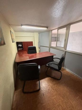 Local en calle de la Cruz del Sur, 11