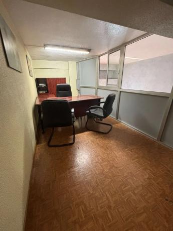 Local en calle de la Cruz del Sur, 11