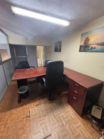 Local en calle de la Cruz del Sur, 11