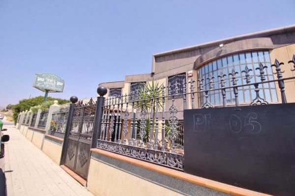 Local en Barrio Ciudad de Asís - Font-Calent - El Bacarot