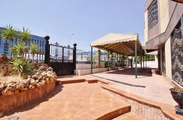 Local en Barrio Ciudad de Asís - Font-Calent - El Bacarot