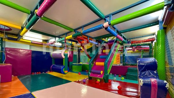 Local en calle de los Montesinos, 7