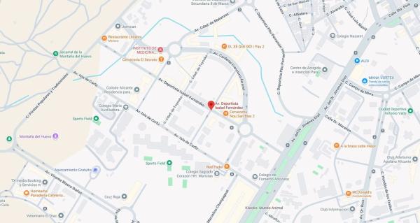 Local en avenida Deportista Isabel Fernández