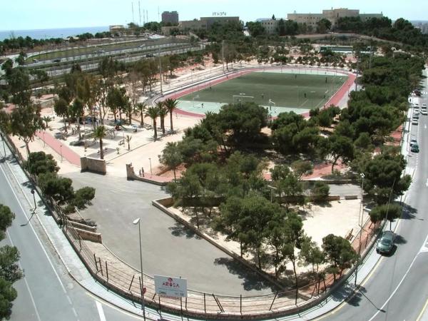 Local en avenida Deportista Isabel Fernández