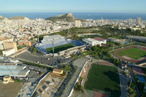 Local en avenida Deportista Isabel Fernández