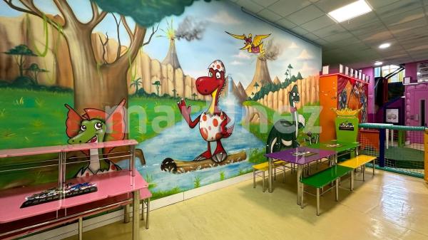 Local en calle de los Montesinos, 7