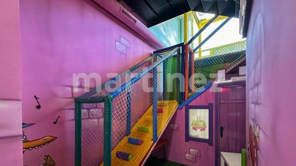 Local en calle de los Montesinos, 7