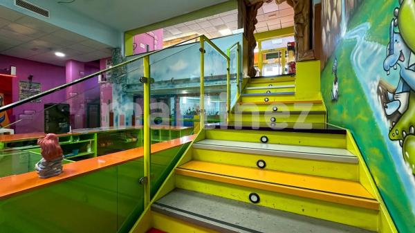 Local en calle de los Montesinos, 7