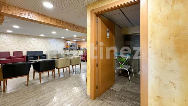 Local en calle de los Montesinos, 7