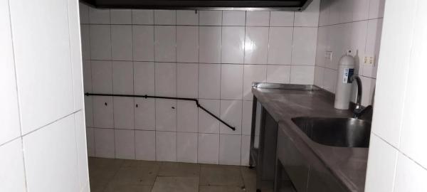 Local en Barrio Carolinas Altas