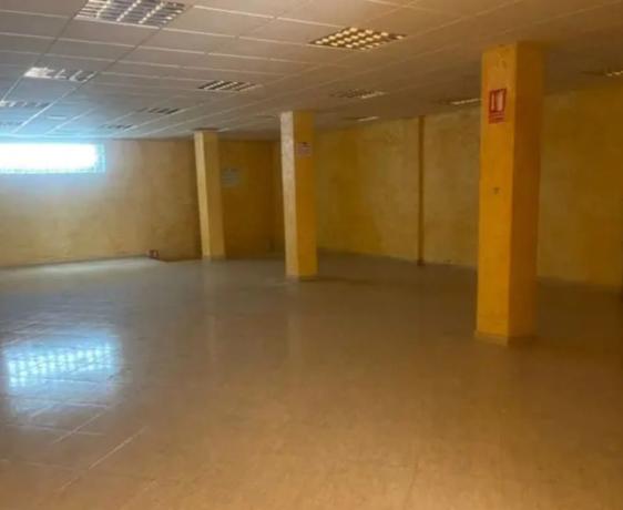 Local en avenida Pintor Baeza