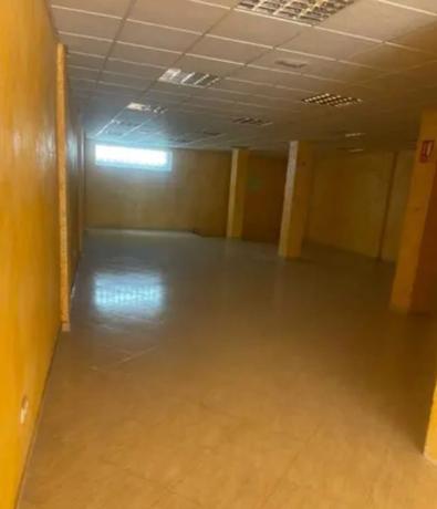 Local en avenida Pintor Baeza