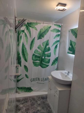 Local en pasaje del Distrito, 3