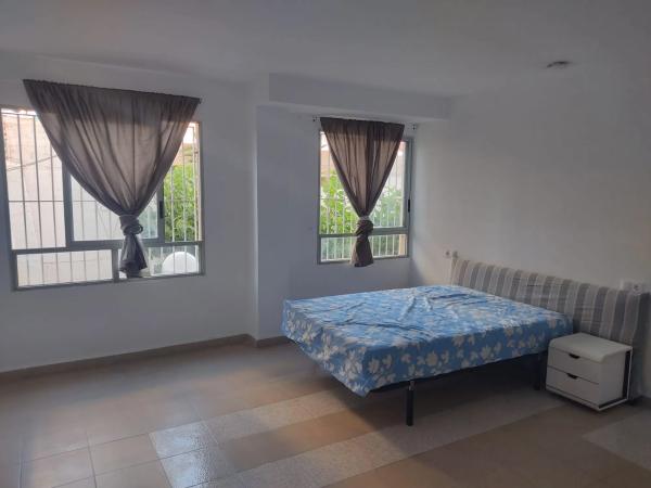 Local en pasaje del Distrito, 3