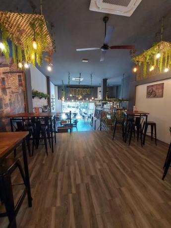 Local en calle de la Cruz del Sur s/n